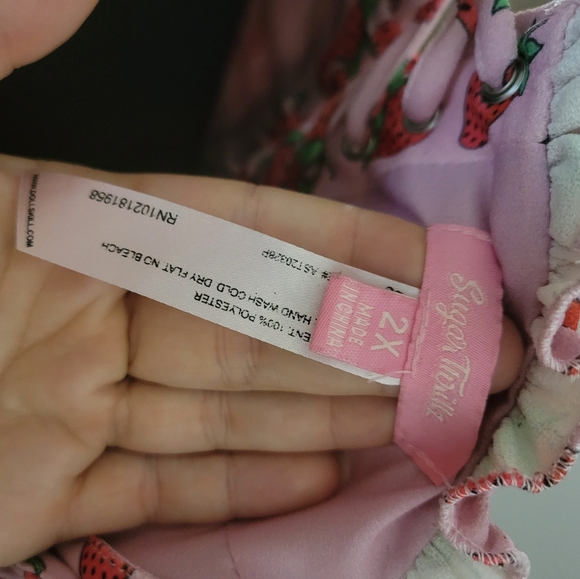 Dollskill corset strawberry crop top - Picture 6 of 6